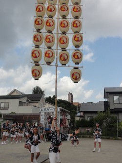 小若をあげる小学生のお兄さん！