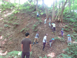 高い山からお尻滑りーーーー！！
